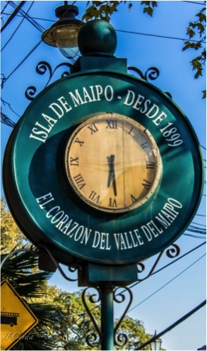 Reloj señal en Isla de Maipo. Santiago Chile